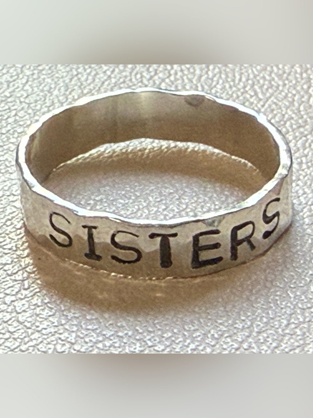 Sterling Silver 925 “SISTERS” Hammered Band Ring Size 7